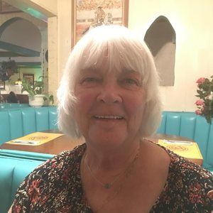 Meet your Posher, Docia